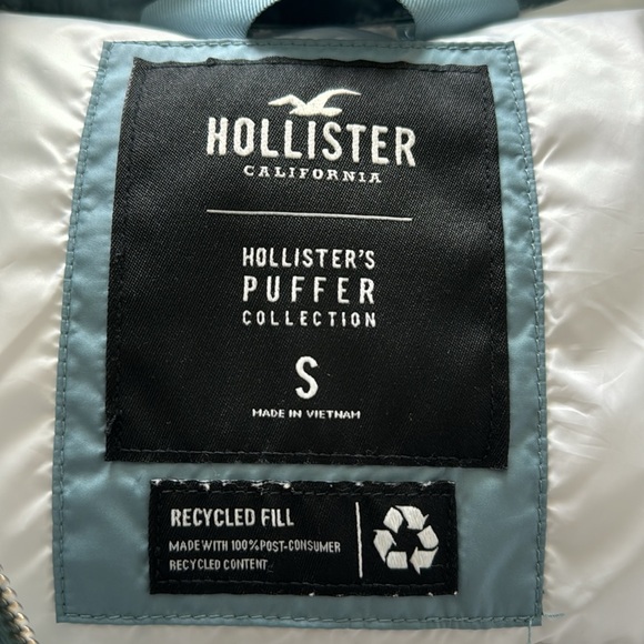 Hollister mini puffer baby blue size S excellent condition - Picture 8 of 8